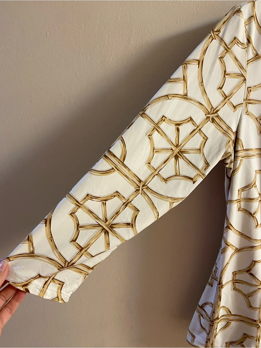 J. McLaughlin Cream and Gold Geometric faux Wrap Top Large - Picture 5 of 7